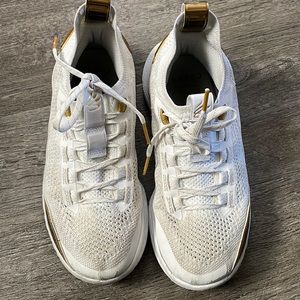 Steph Curry youth basketball shoes